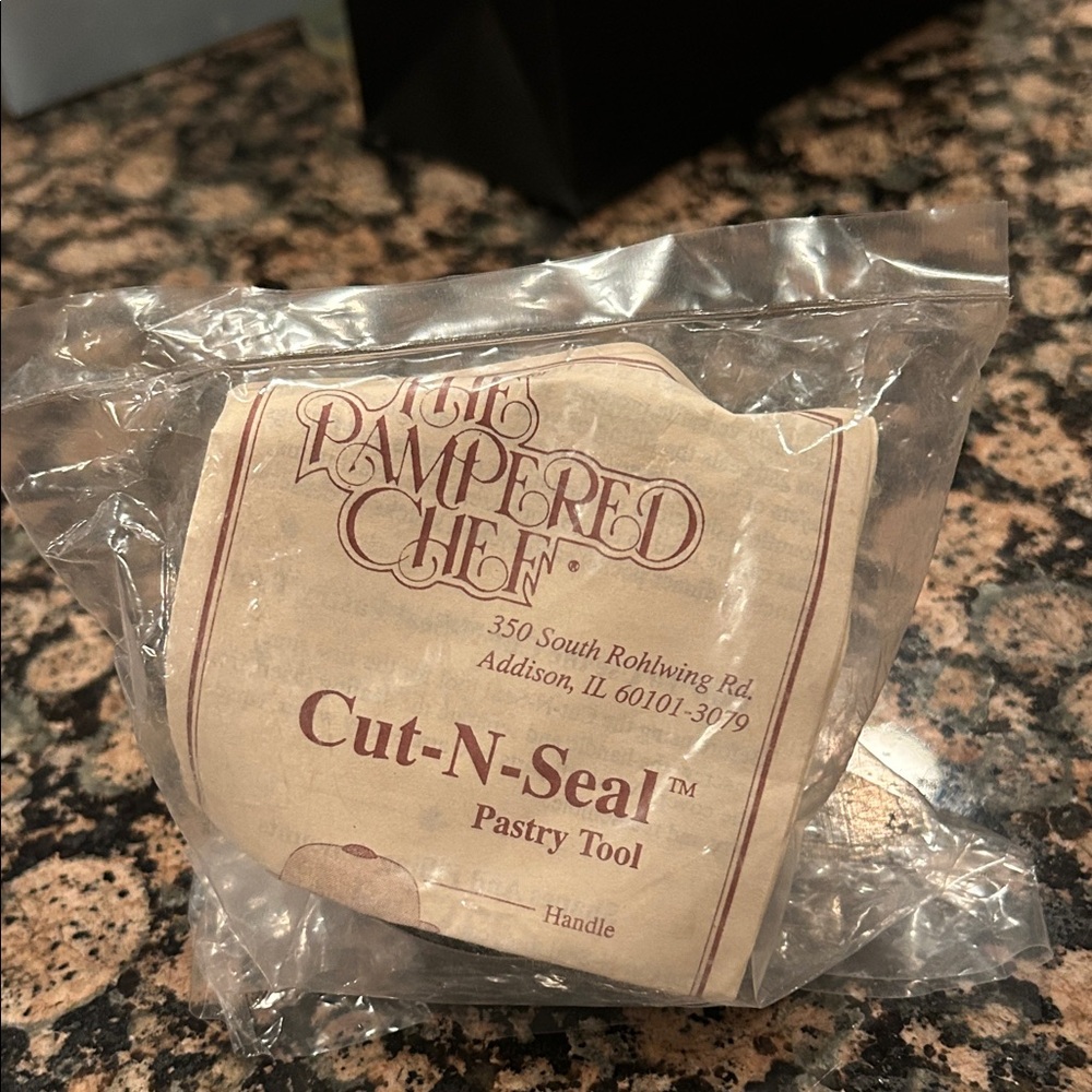 Pampered Chef Cut-N-Seal tool